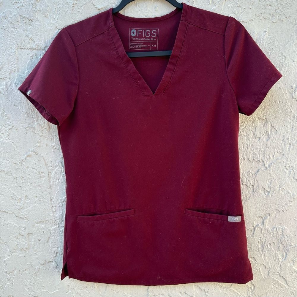 FIGS Scrub Top Women XXS Casma‎ Three Pocket Burgundy